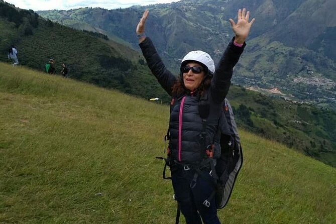 Tour Paragliding - Leaving Medellín: a short trip with hotel pickup
