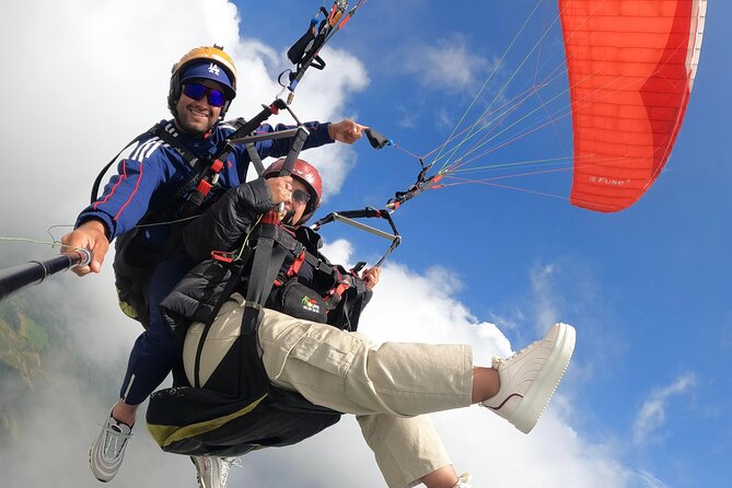 Tour Paragliding in Medellín. - Getting ready with Only Fly