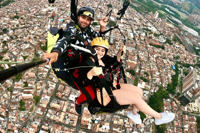 Tour Paragliding in Medellín. - Above Medellín: city views and air currents
