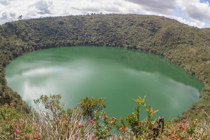 Transportation to Zipaquira´s Salt Cathedral and Guatavita Lagoon - Lunch in Zipaquirá or Guatavita