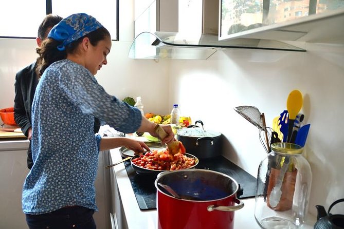 Tropical Abundance: Interactive Cooking Class in Bogota - What makes this Bogotá food experience different