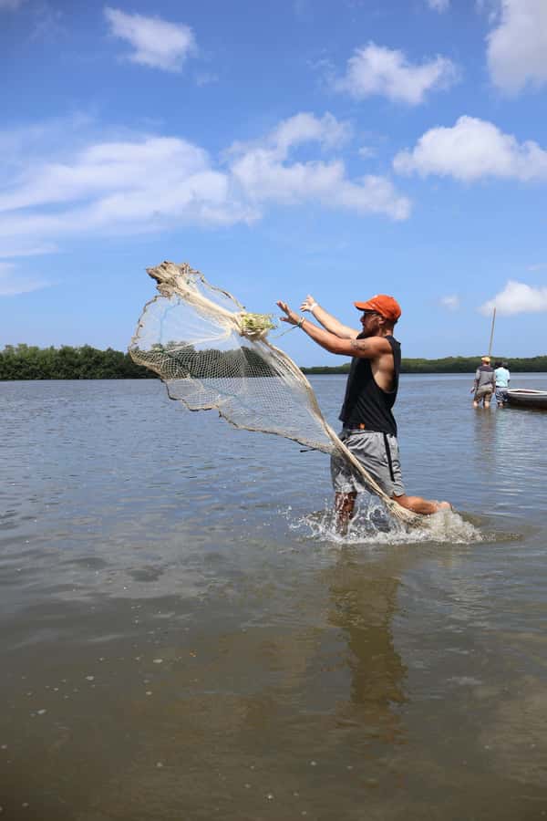 Typical lunch on beach, mangrove tour & fishing with natives - A generous seafood lunch by the sea