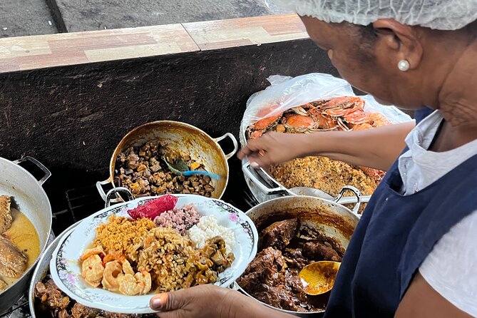 ULTIMATE FULL CITY TOUR with ANTHONY BOURDAIN's STYLE LUNCH - Commerce, slavery, and the Portal de los Dulces