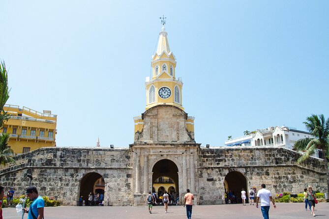 Vibrant Cartagena Tour with San Felipe Castle & Historic Center - Why this four-hour route works in Cartagena