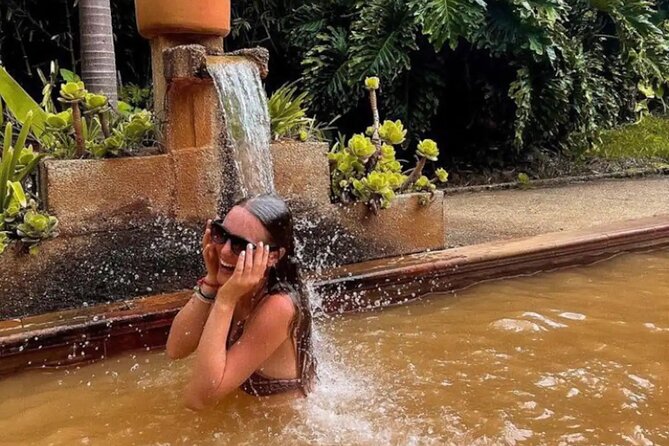 VIP Private Hot Springs Day Trip & Lakefront Lunch From Bogotá - Cocktails, mocktails, fruit, and poolside empanadas