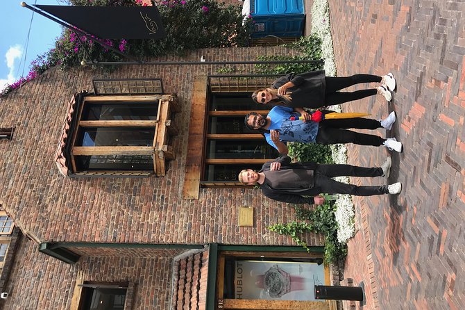 Walking Tour Chapinero District Bogotá’s North Side & Local Life - Parque 93 and the area around Calle 85