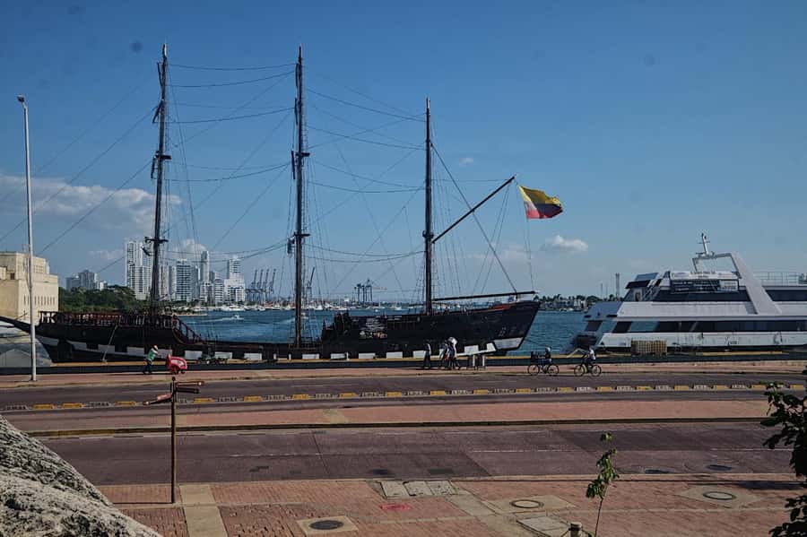 Walled City, Getsemani San Felipe Castle Cartagena City Tour - Getsemani Shows Cartagena at Street Level