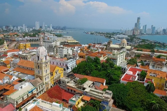 Walled City, San Felipe Castle & Popa Convent Cartagena City Tour - Walking through Cartagena’s Walled City