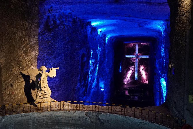 Zipaquirá Salt Cathedral: An architectural wonder. - Why the Zipaquirá Salt Cathedral matters