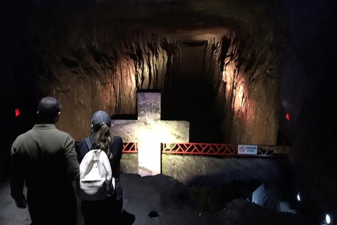 Zipaquirá Salt Cathedral Tour – Meals & Tickets with Local Guide - Walking through Zipaquirá’s mixed old and new streets
